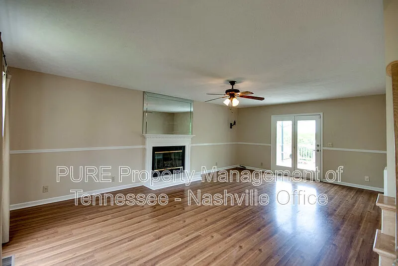 4 bed, 2.5 bath, 2062 sqft, $2,195 — Photo 2