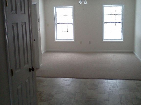 4th image of 720 Glenwood St