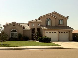 1290 Tuscany Dr, Dinuba, CA 93618