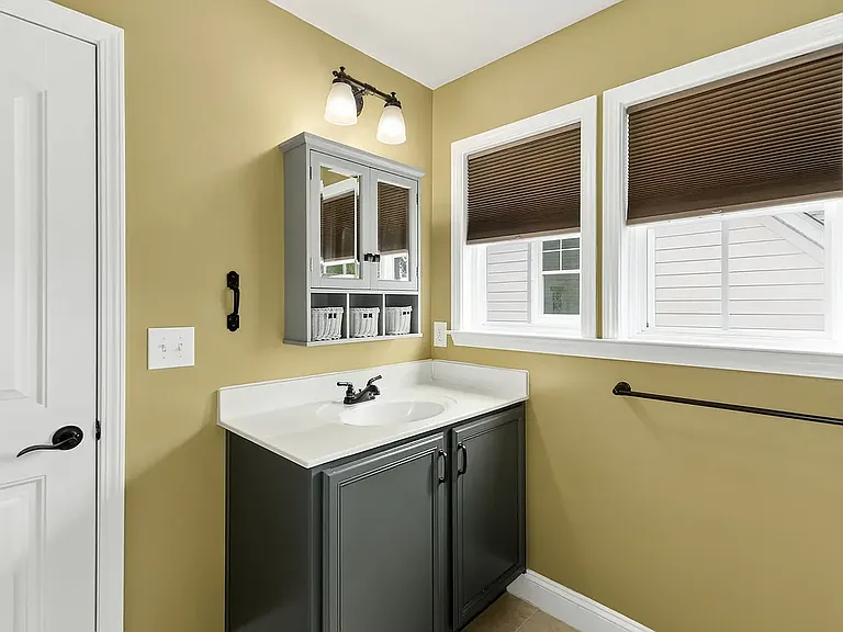 18 Cottage Knoll Cir — Photo 33