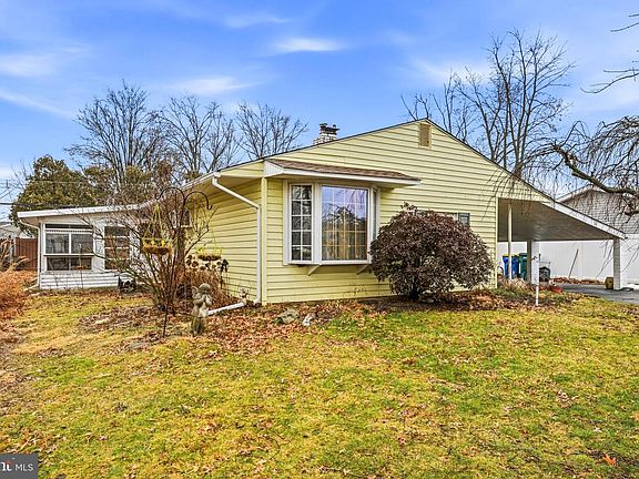3rd image of 26 Old Spruce Ln