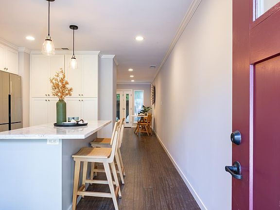 4th image of 121 W Macarthur Street
