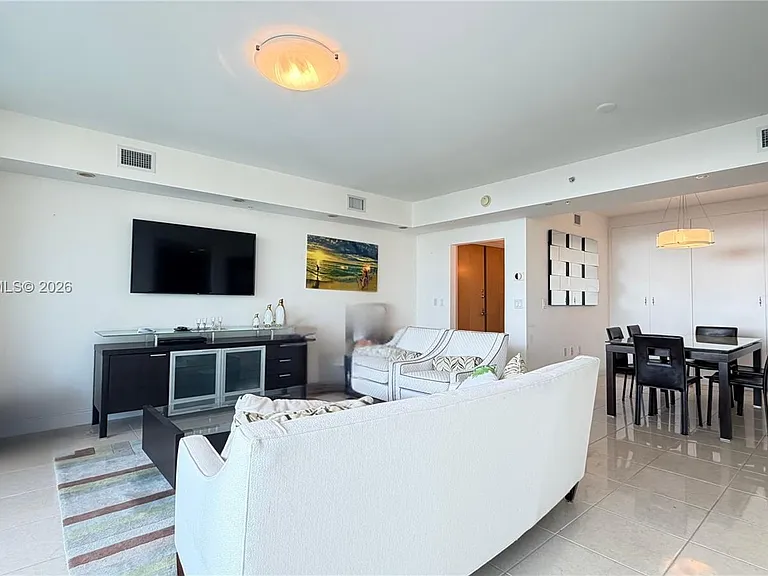 19400 Turnberry Way #1131 — Photo 3