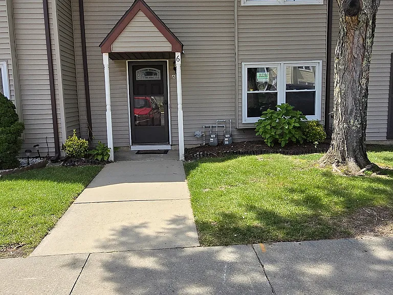 6 Colonial Ct #6 — Photo 2