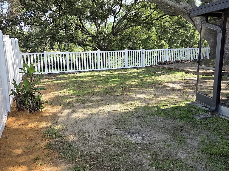 1811 Tarah Trace Dr — Photo 32