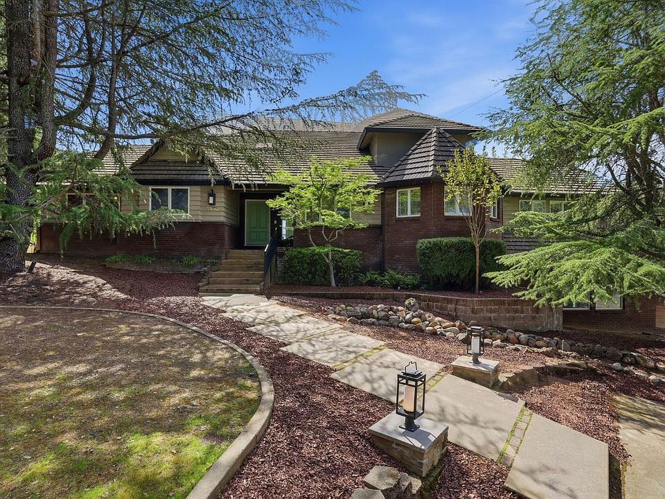 1st image of 8992 Bronson Dr