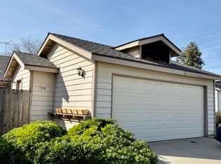 524 N Velie Court, Visalia, CA