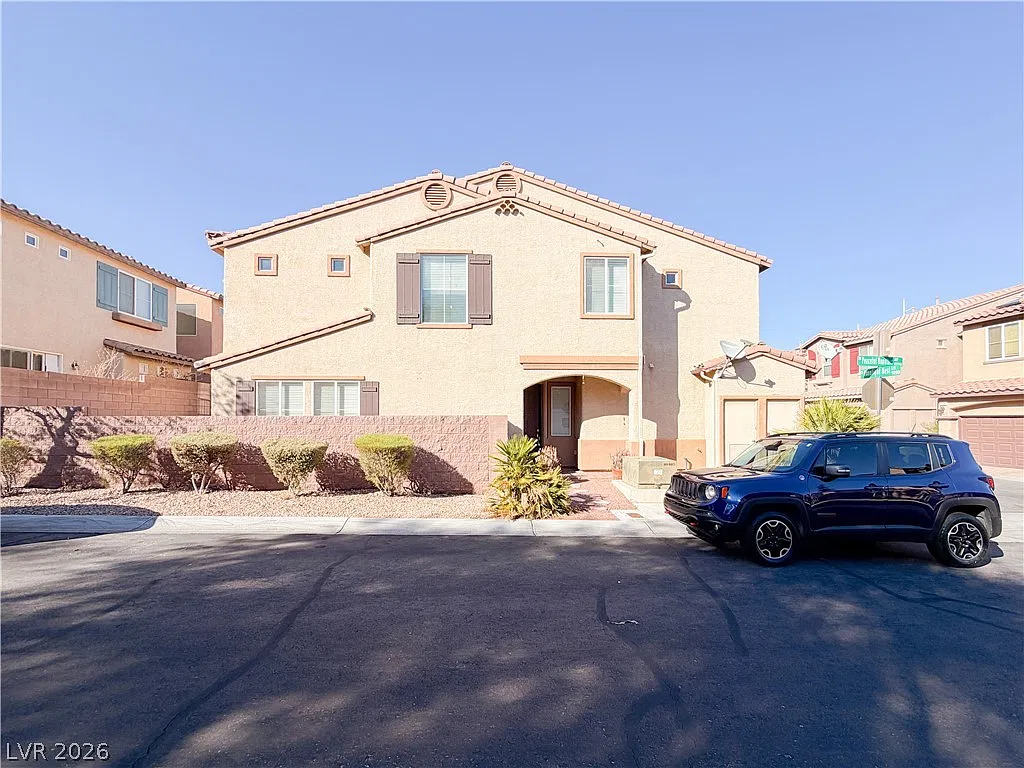 3 bed, 2.5 bath, 1768 sqft, $2,000 — Photo 4