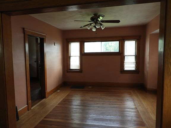 5th image of 340 Princeton Ave