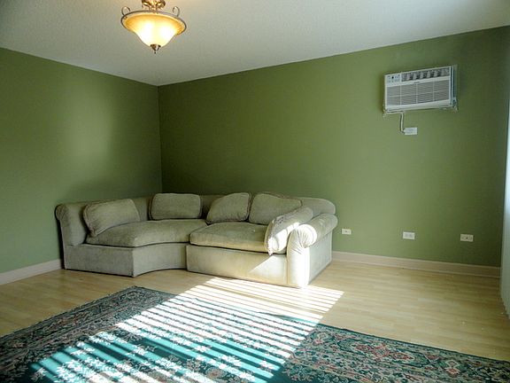4th image of 9997 Linda Ln APT 1E