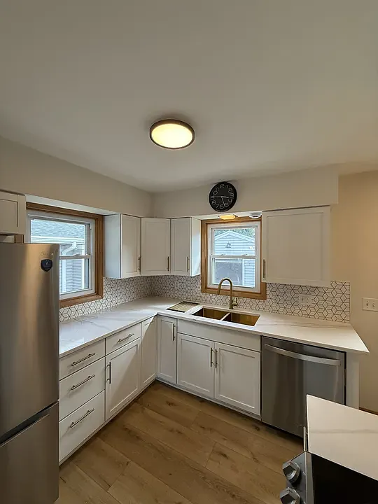 3 bed, 1080 sqft, $1,800 — Photo 3
