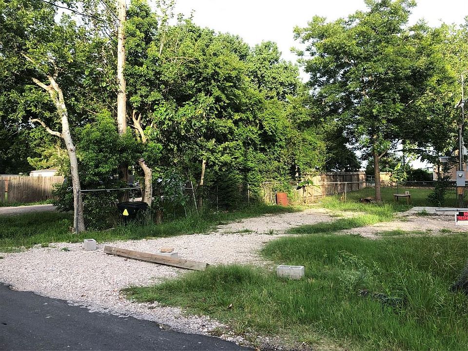 2nd image of 4802 5th St