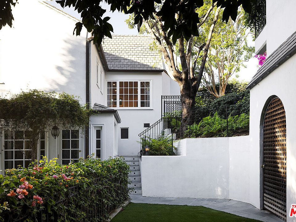 1st image of 2558 Glendower Ave
