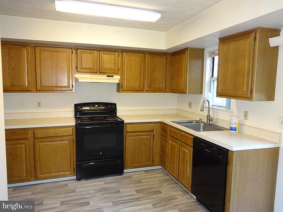 3rd image of 4343 Gilmer Ct