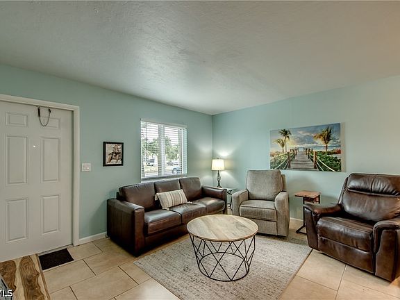 5th image of 4904 Vincennes Ct APT 108