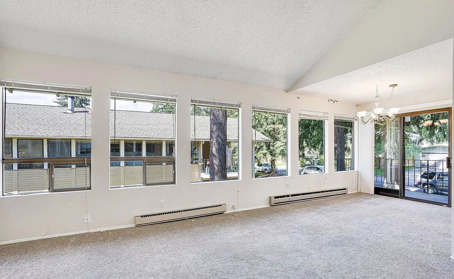 1 bed, 741 sqft, $2,000 — Photo 3