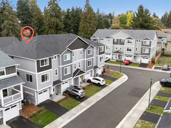 18136 1st PL SW, Normandy Park, WA 98166