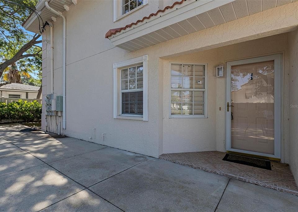 1st image of 528 W Venice Ave APT 1