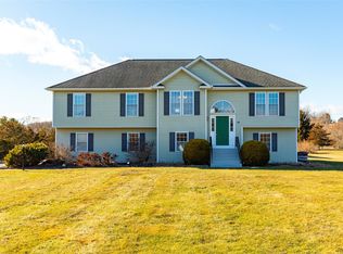 15 Smith Rd, Pleasant Valley, NY 12569
