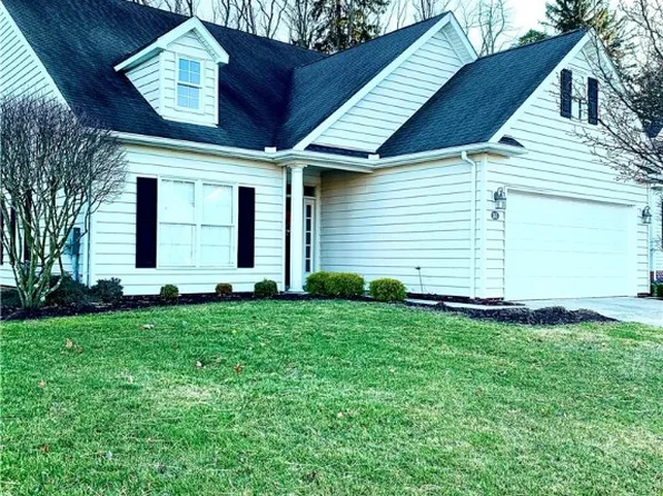 261 Crimson Cir, New Castle, PA 16105
