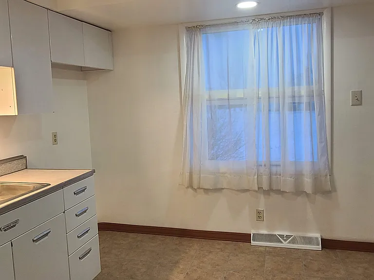 237 Country Club Blvd #B — Photo 3