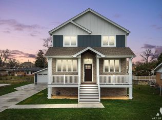 8542 Meade Ave, Burbank, IL