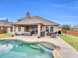 5822 Yellow Rose Ct, Midlothian, TX 76065