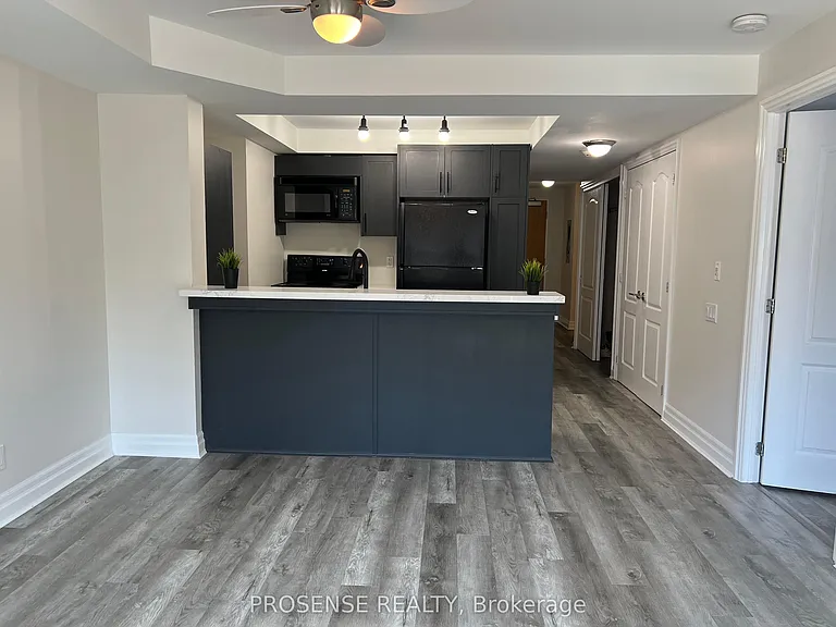 44 Bond St W #204 — Photo 3