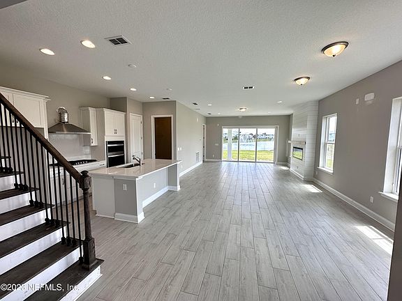 3rd image of 393 RUM RUNNER Way