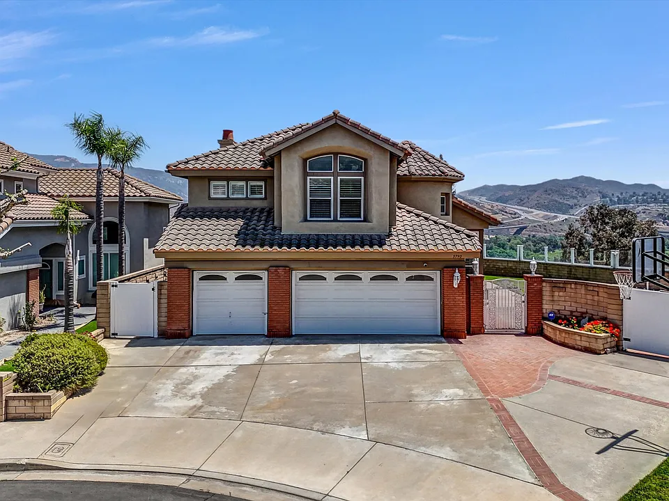 5790 Picasso Dr