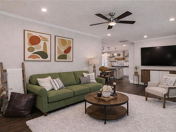 4th image of 2626 Habersham Dr