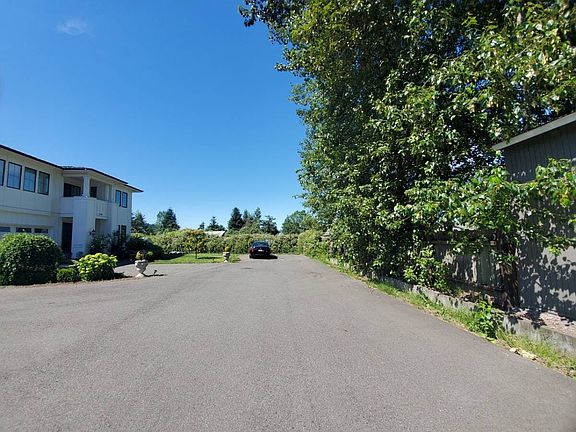 4th image of 128 Homer Ave SW
