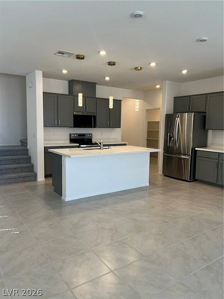 5 bed, 3.5 bath, 2932 sqft, $2,750 — Photo 3