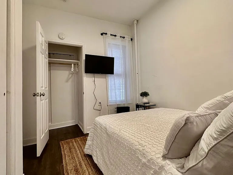 2418 Cambreleng Ave — Photo 12