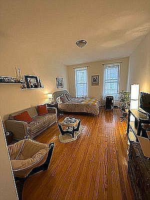 1st image of 304 E 38th St #2