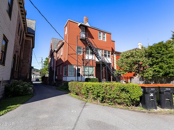 3rd image of 921 W 4th St