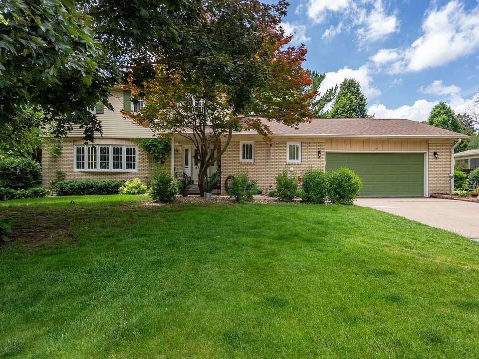 1st image of 3726 Ridgewood Dr