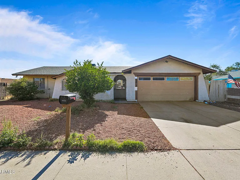 5212 N 67th Dr — Photo 30