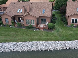 51 N Harbors End Dr, Port Clinton, OH 43452