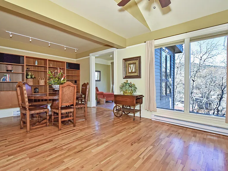 55 Waltham Ave — Photo 6