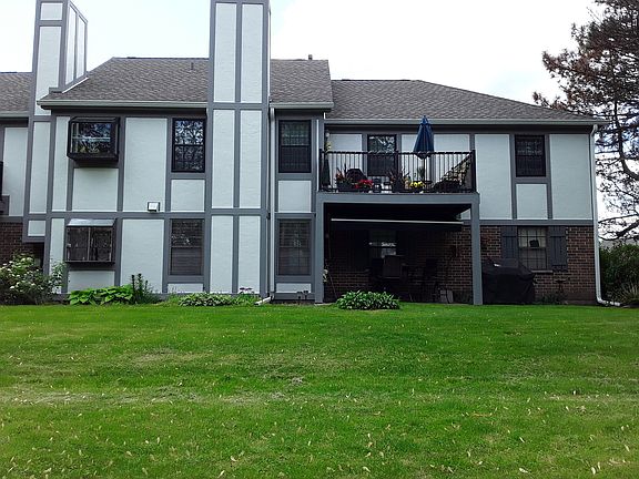 5th image of 343 Essex Ct #5A