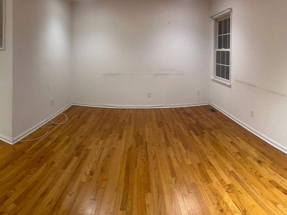 1st image of 310 Fairway Dr Floor 1