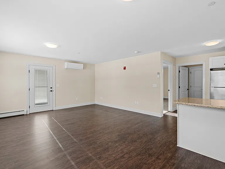 Cumberland Foreside Village Apartments — Photo 9