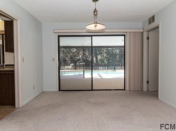 3rd image of 3 Boxwood Ln