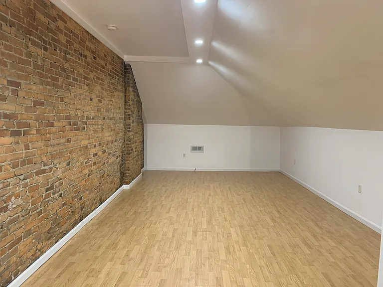 3rd Floor Bonus Room