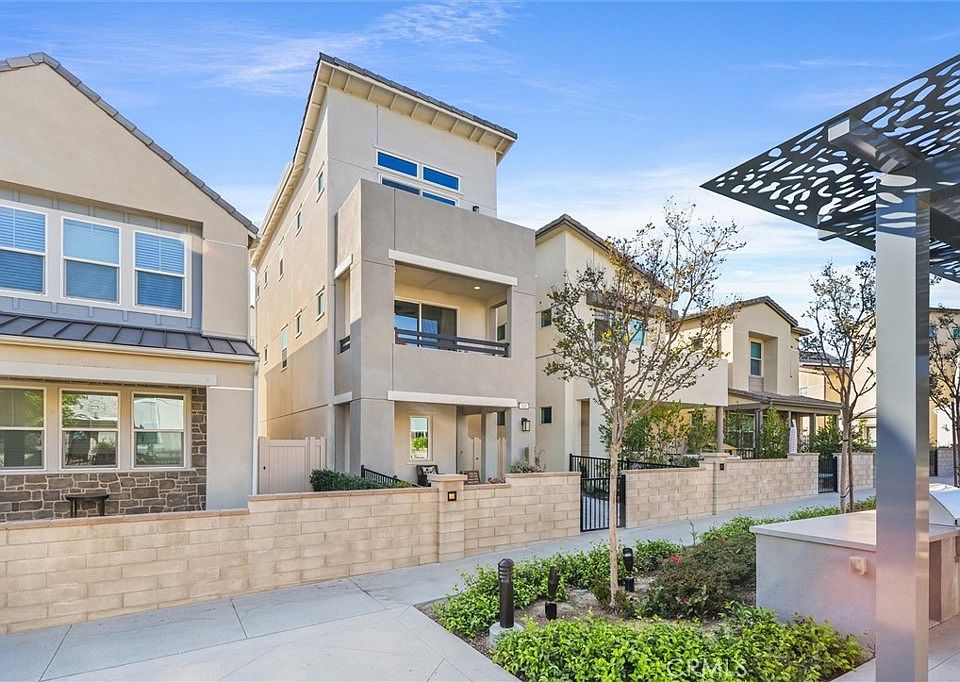 1st image of 540 Sparrowhawk Way
