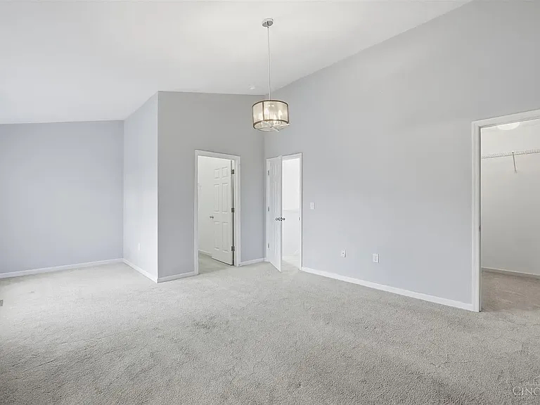 710 W Court St — Photo 19