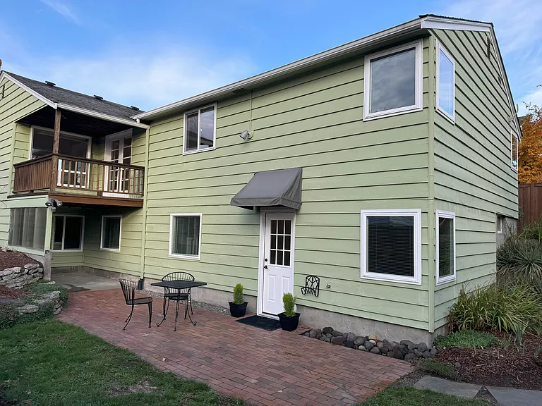 4009 NE 72nd St — Photo 31