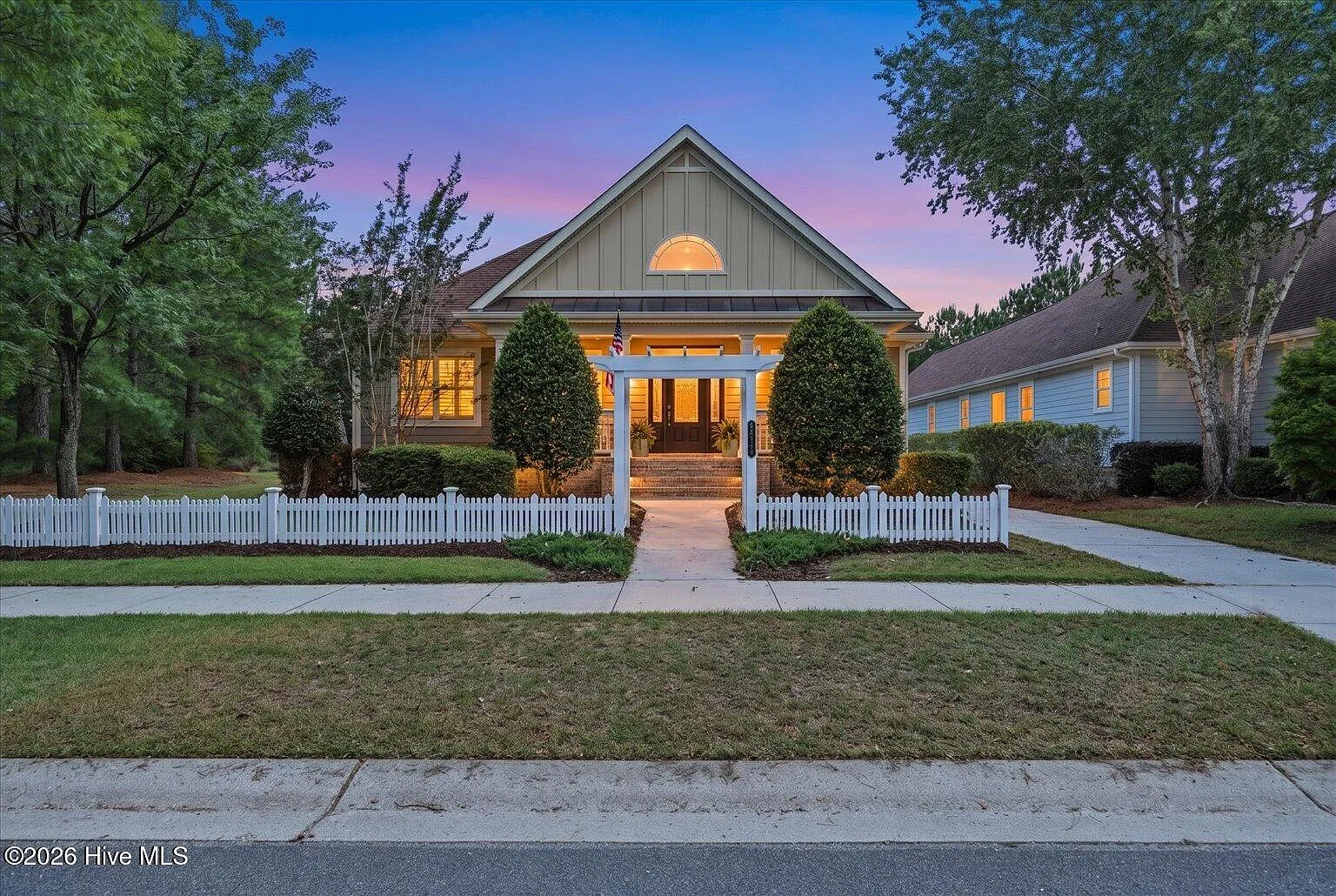 4 bed, 3.5 bath, 2540 sqft, $3,100 — Photo 4