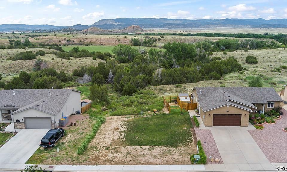 1st image of 305 High Meadows Dr